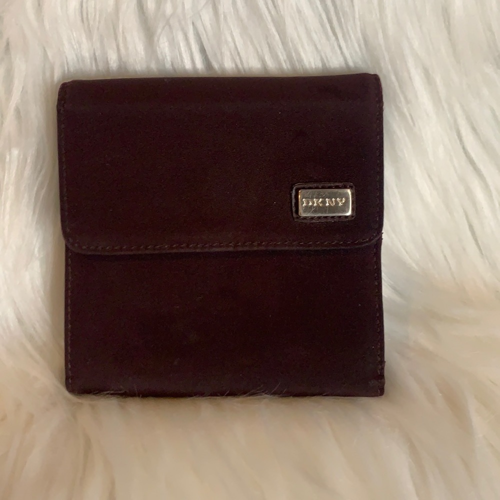 DKNY NYLON WALLET